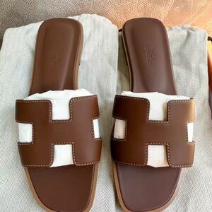 Elegant Brown and Cream Heeled Boots